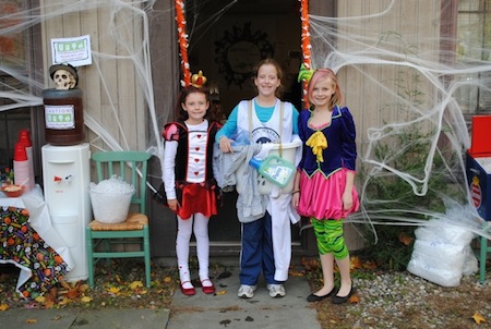 Wilton Halloween 001 A Wicked Good Time in Wilton!